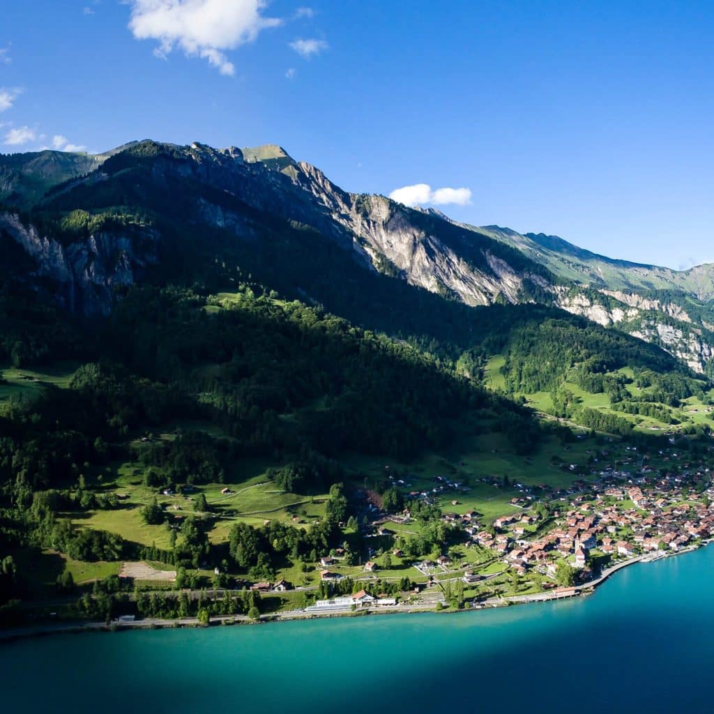 andreas-gucklhorn-8FNFEj9EcIs-unsplash